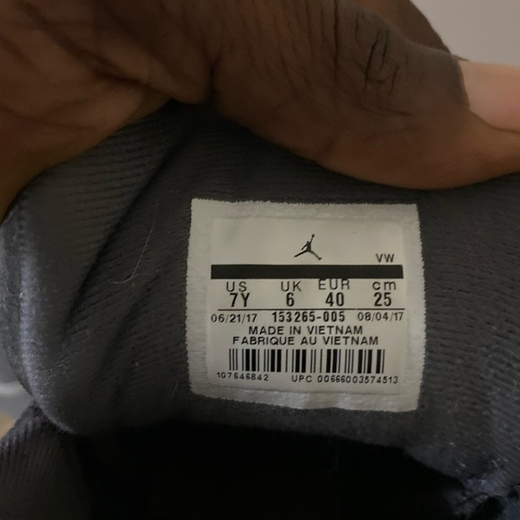 Air Jordan 12 Retro Dark Grey 2017 Release,Size 7 - Picture 4 of 14